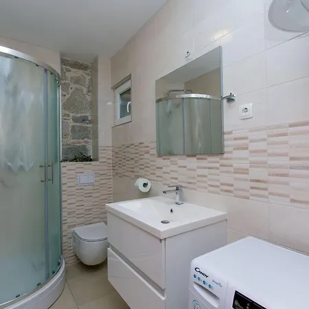 Stone Paradise 2 Appartement *