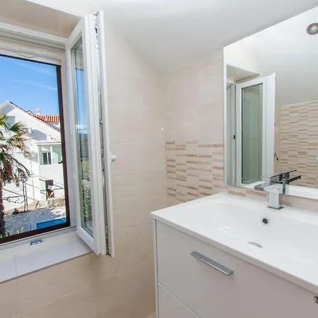 Stone Paradise 2 Appartement *